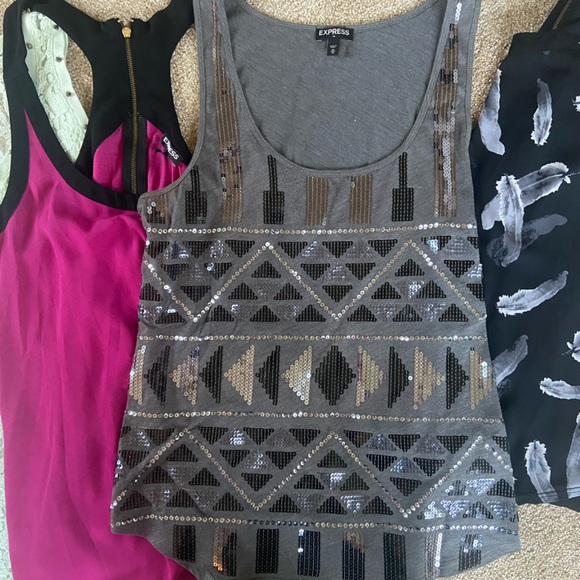 Express Tank Top Bundle (1) - Picture 4 of 6